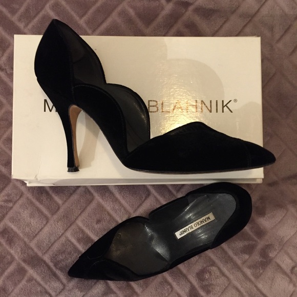 Sale pending.. Manolo Blahnik Batost Velvet Heels - Picture 7 of 7